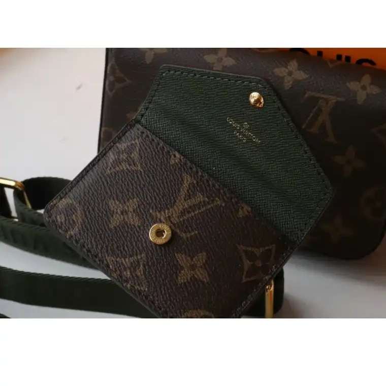 2102SH0012 LV Bags 0731
